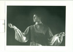 Brian Hanna in Mark Franko's Treasure of the City of Women, Montpellier Opera (photo: Véronique Claparède)