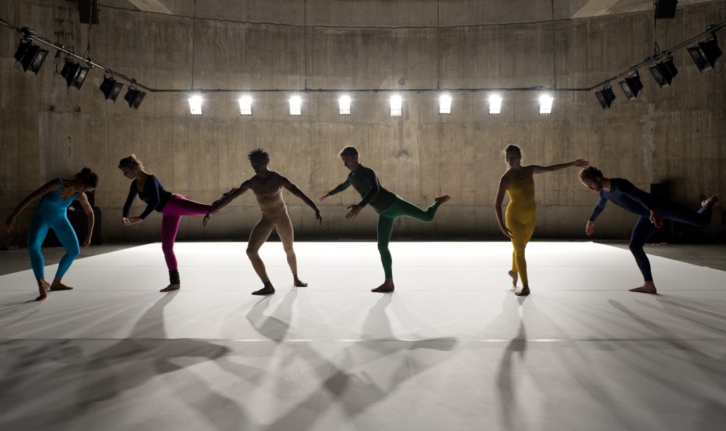 Musée de la danse. Flip Book. 2008. Concept: Boris Charmatz. Performed in 2012 in the Tanks, Tate Modern. Photo: Tate Photography, Gabrielle Fonseca Johnson. © Tate, London, 2013